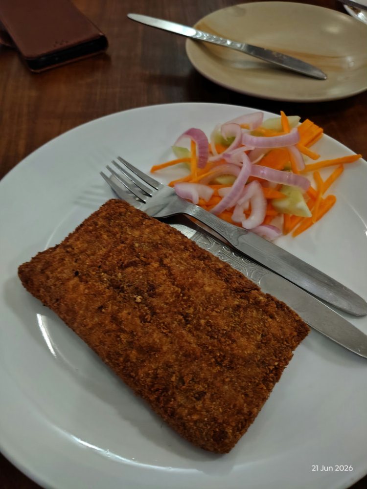 Bengali fish fry with salad