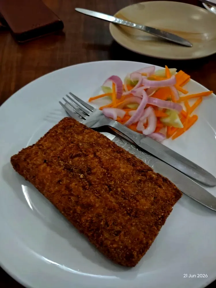 Bengali fish fry with salad